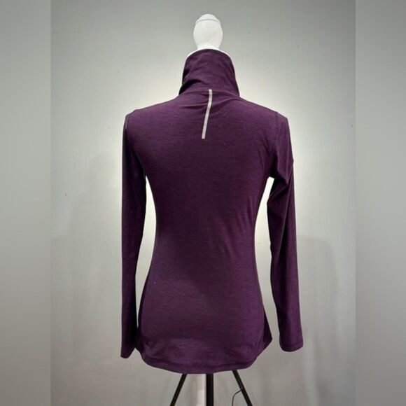 SALE! Plum New Balance Zip Neck L/S Top Size S EUC - Picture 2 of 4